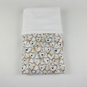 Szíves fehér babatakaró